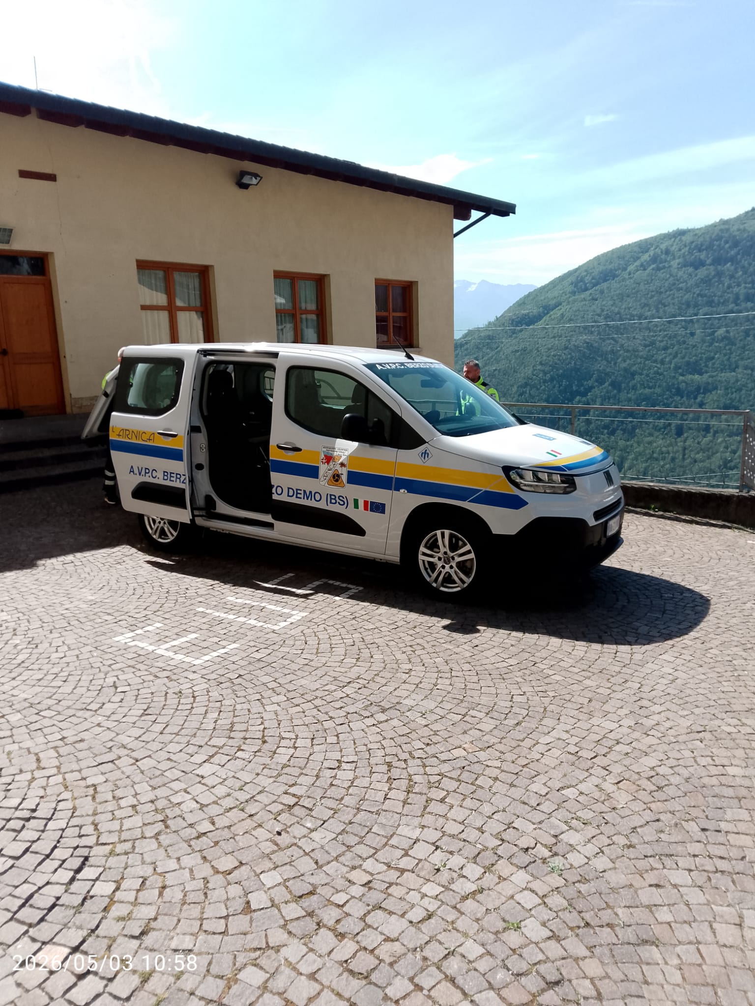 Fiat Doblo donato all'associazione L'Arnica