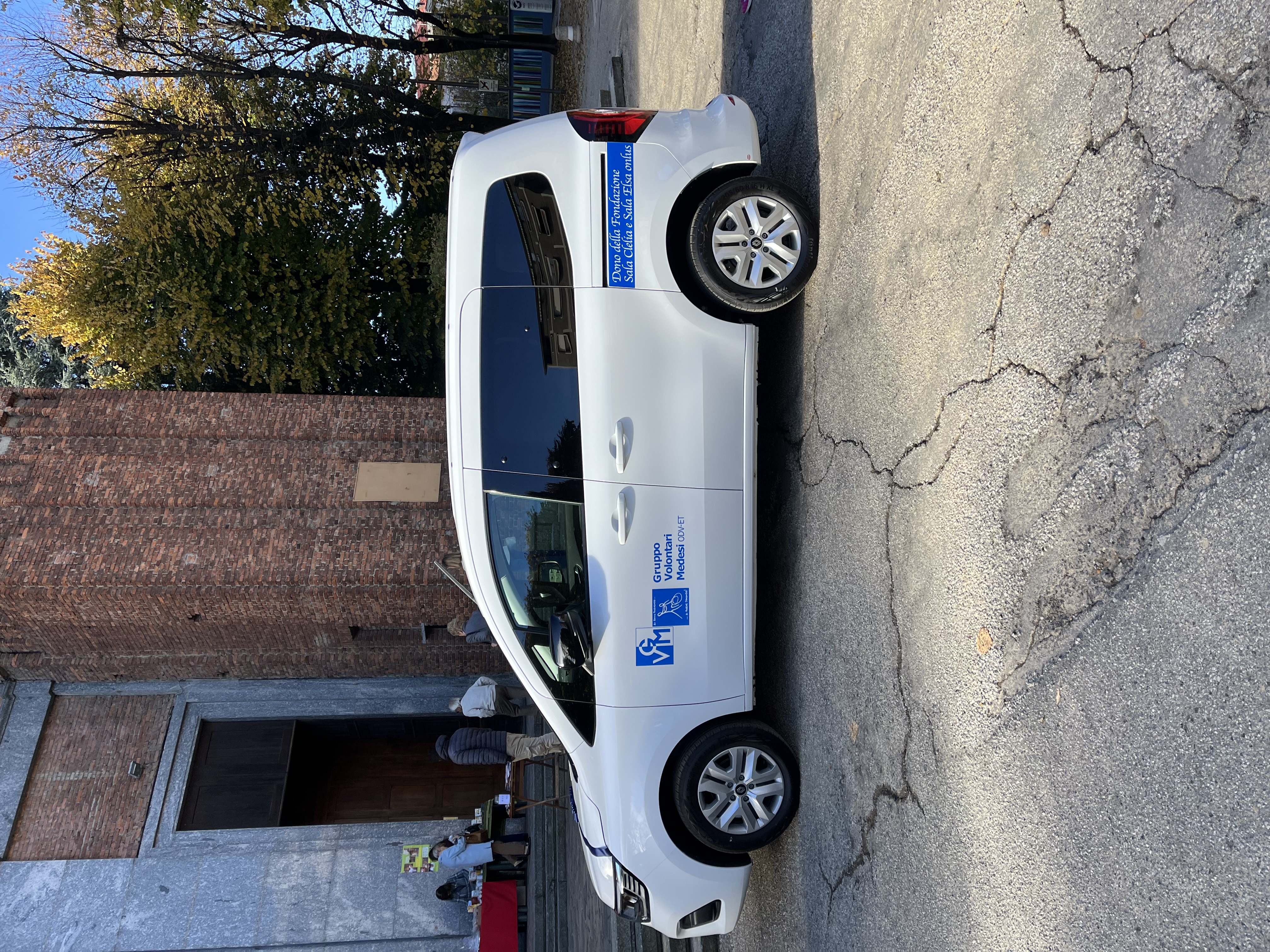 Renault Kangoo donato al Gruppo Volontari Medesi